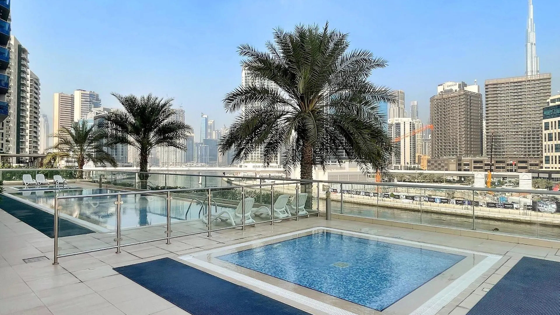Business Bay Premium Apartment By Renttiers Dubai