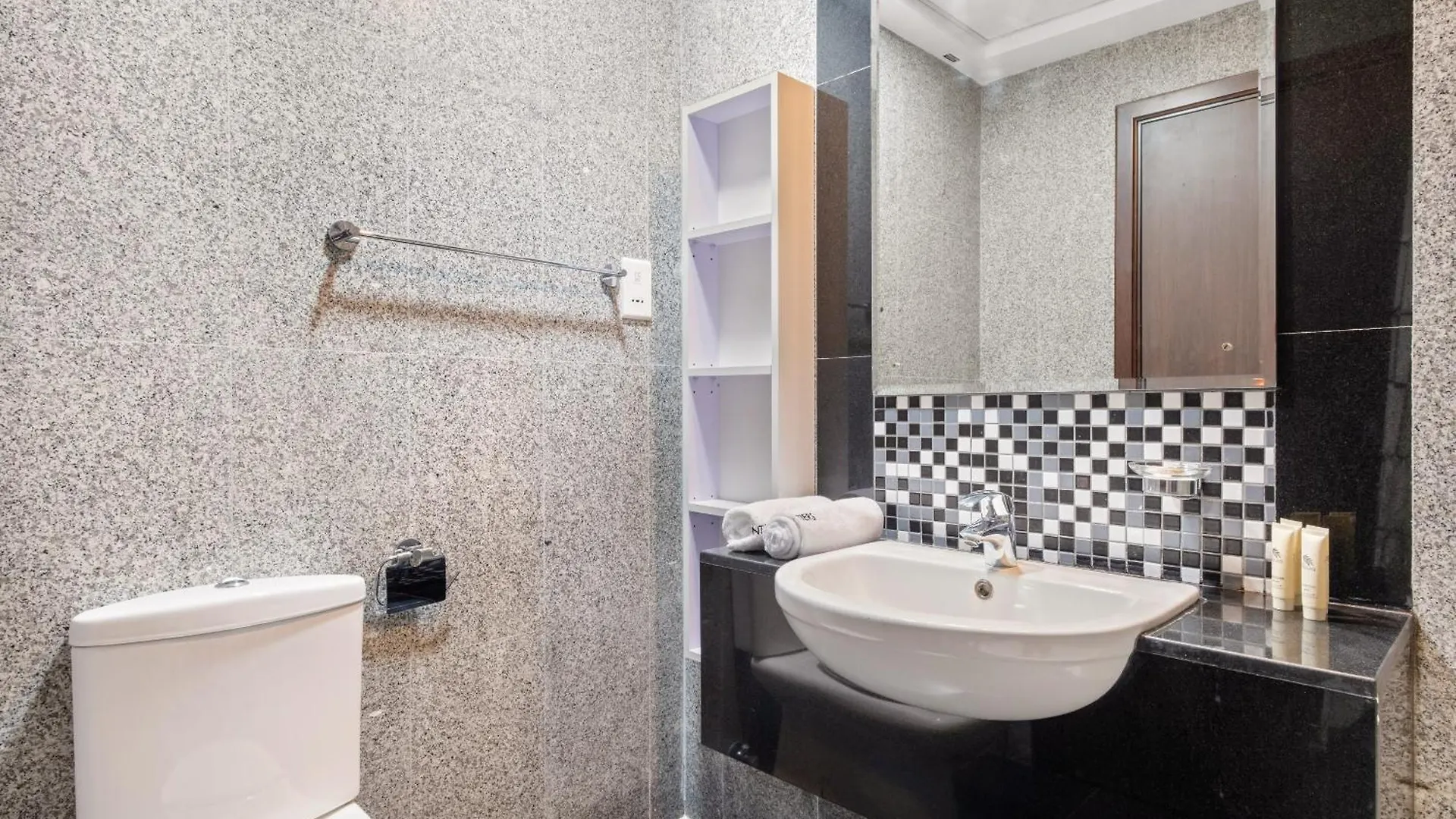 Business Bay Premium Apartment By Renttiers Dubai United Arab Emirates